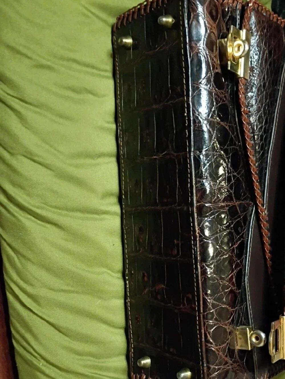 Vintage Croc-Embossed Leather Adjustable Shoulder Bag in Deep Brown
